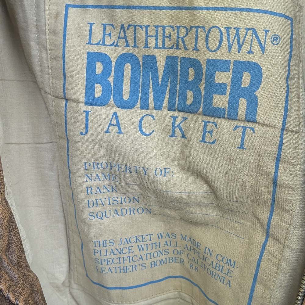 Men's Leathertown '88 Distressed Brown Leather‎ Bomber Jacket Size L/42 - Picture 2 of 16